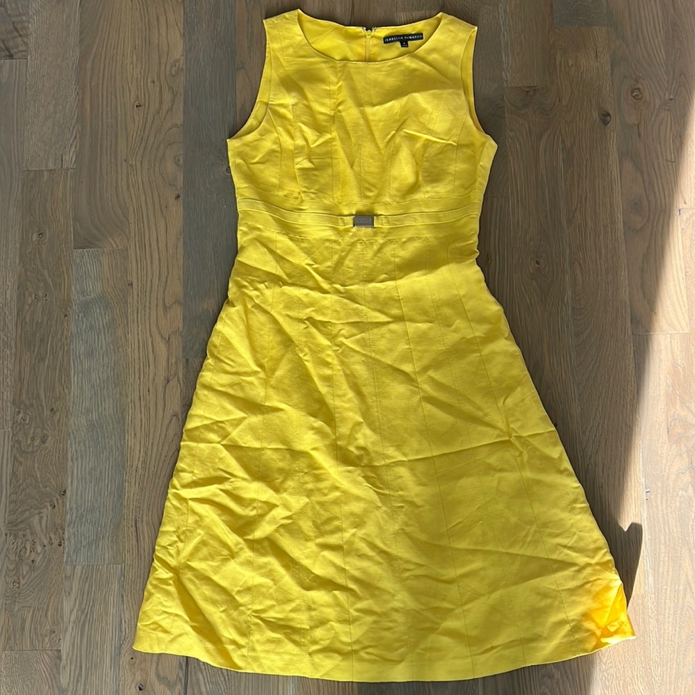 Yellow dress, looks great on! Size 4